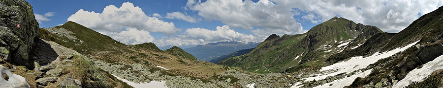 Panorama dal sentiero 101 in traverso sul versante nord del Pizzo delle segade